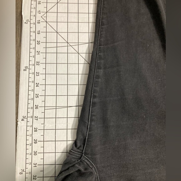 Banana Republic Women’s Size 32 Black Skinny Jeans - Picture 8 of 9